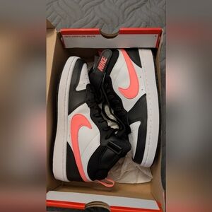 Court Bourugh Mid 2 Shoe Youth 6